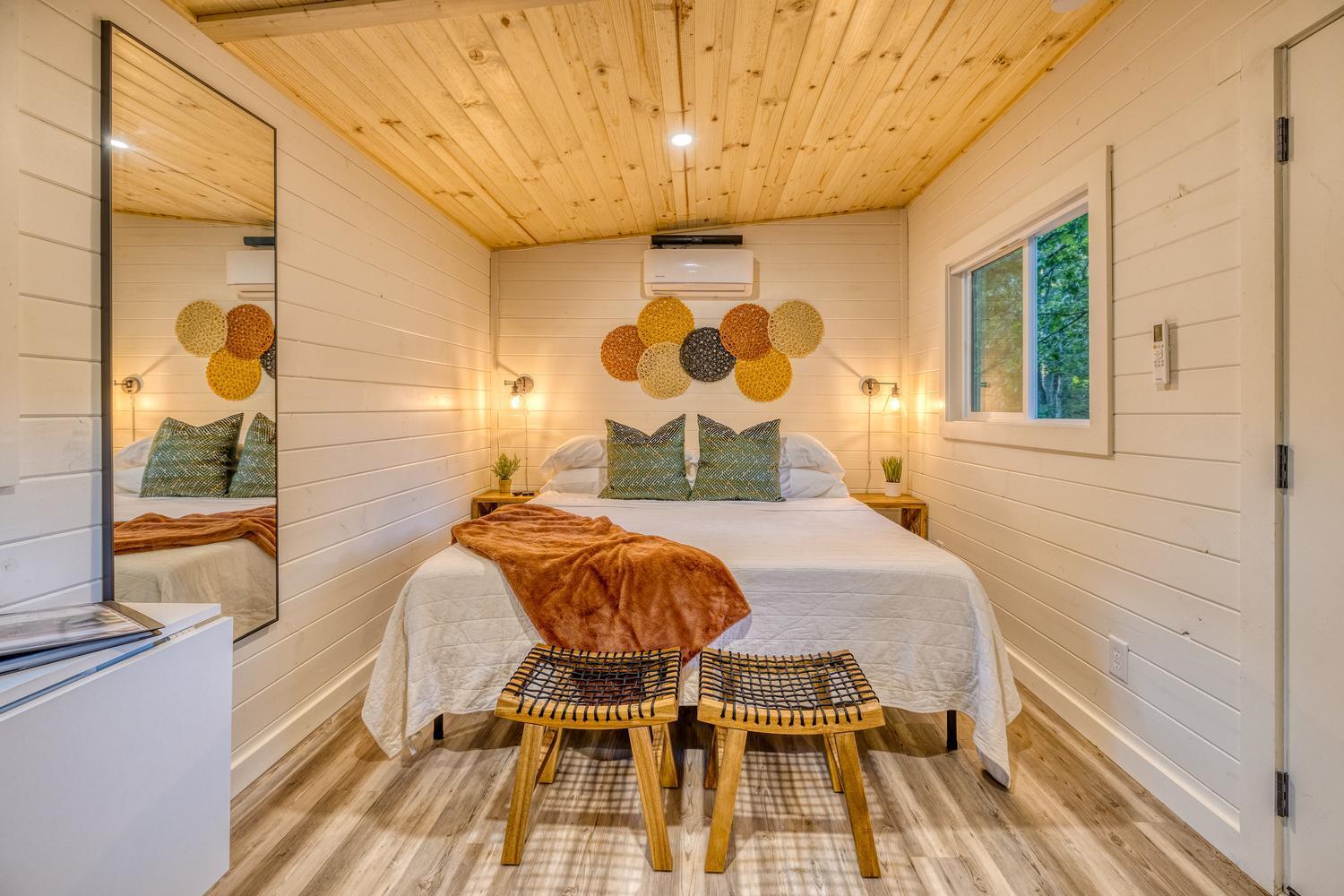Couples Retreat: King Bed:Hot Tub:Firepit & More 蓝岭 外观 照片
