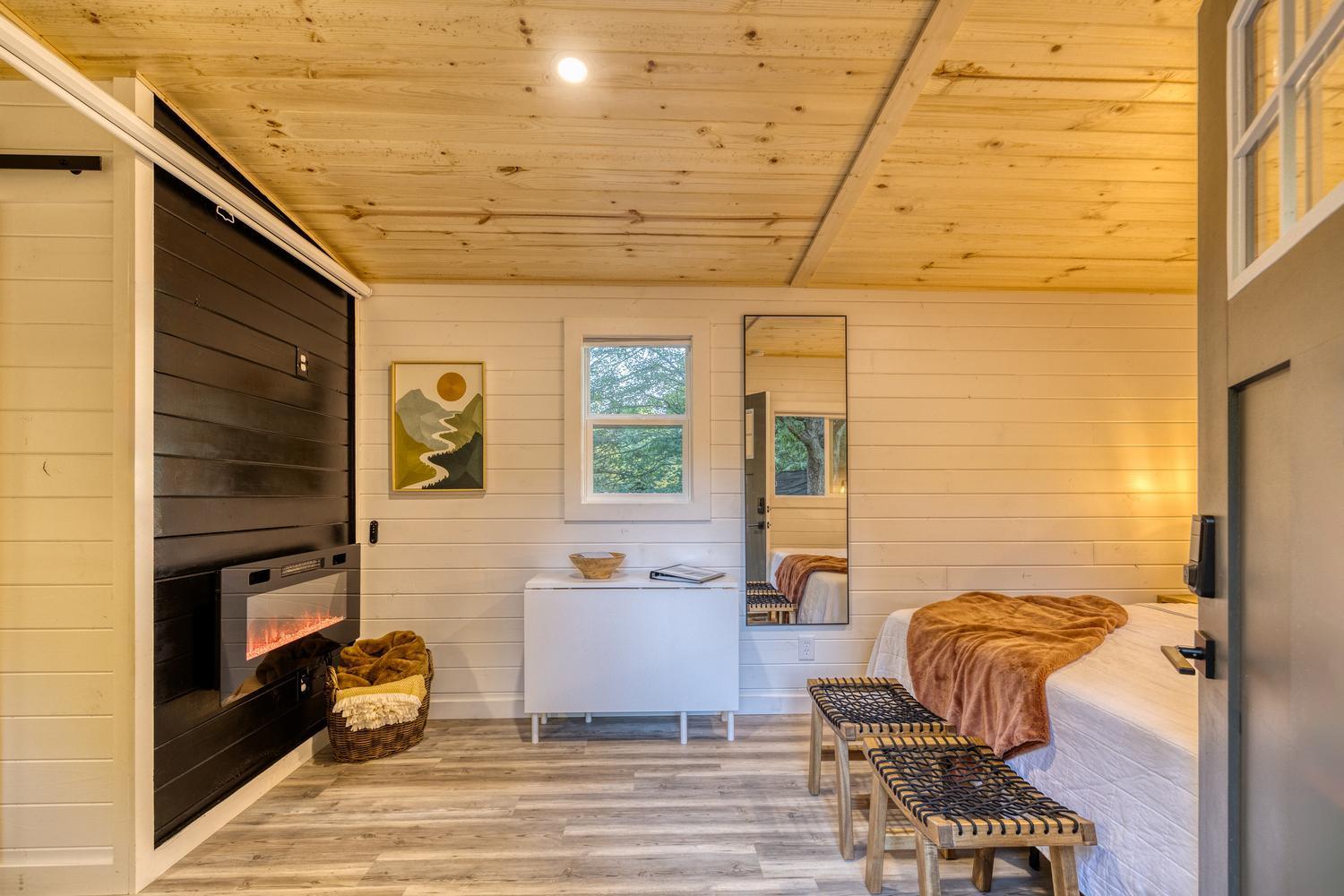 Couples Retreat: King Bed:Hot Tub:Firepit & More 蓝岭 外观 照片
