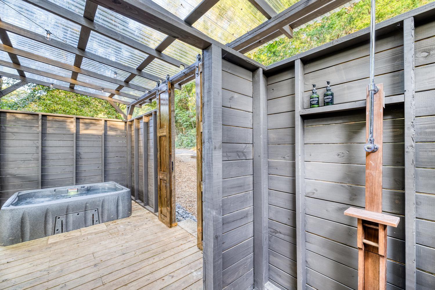 Couples Retreat: King Bed:Hot Tub:Firepit & More 蓝岭 外观 照片