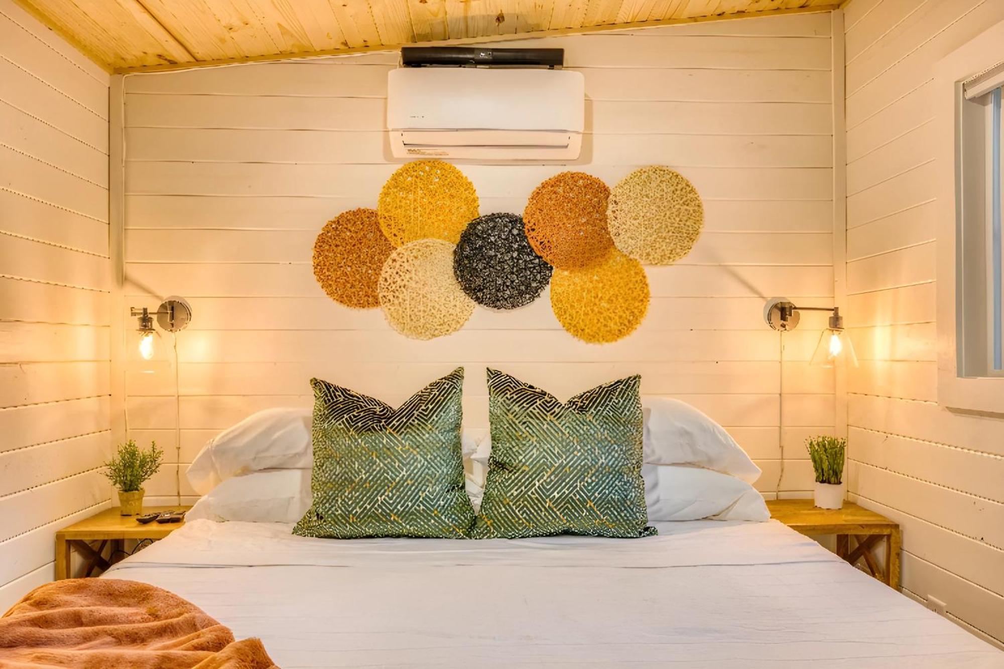 Couples Retreat: King Bed:Hot Tub:Firepit & More 蓝岭 外观 照片